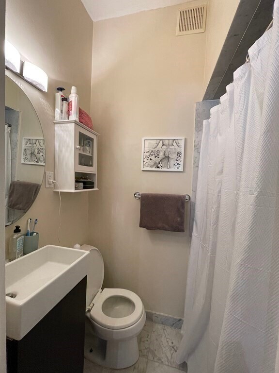 Building Photo - 145 Arlington St