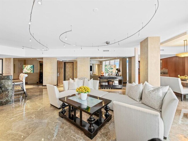 Building Photo - 333 Las Olas Way