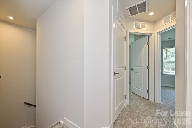 Building Photo - 7637 Griffins Gate Dr SW