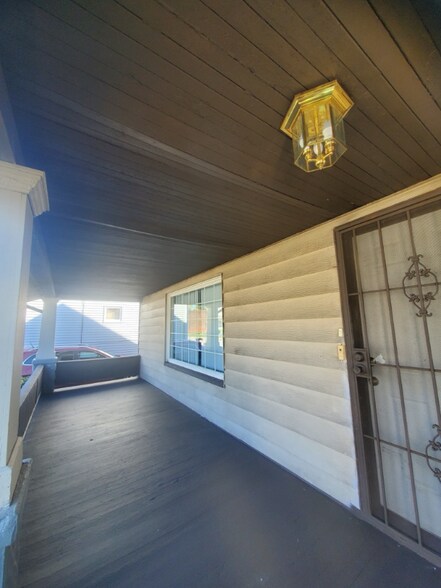 Building Photo - 11806 Farringdon Ave