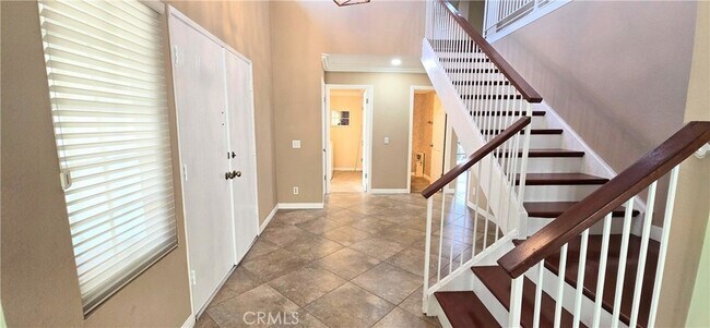 Building Photo - 1400 Post Rd