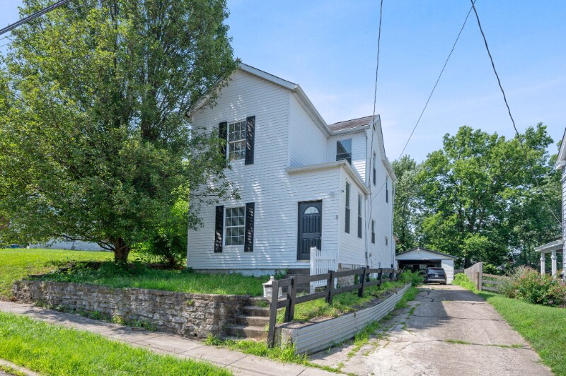 Building Photo - 25 Clay St