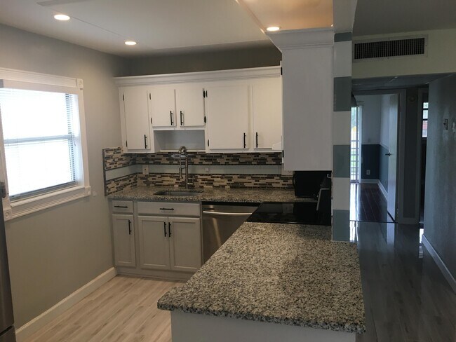 Building Photo - 384 Tuscany Ln