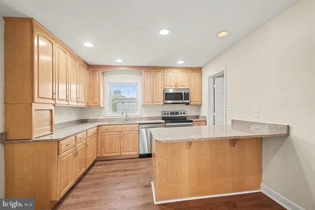 Building Photo - 2113 Matthew Ln
