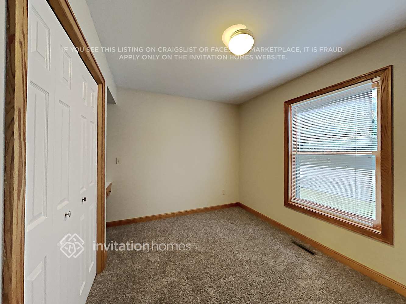 Building Photo - 403 Cretin Ave S