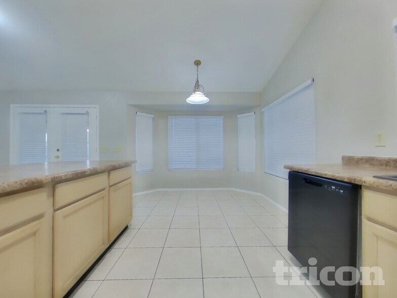 Building Photo - 7455 E McLellan Rd