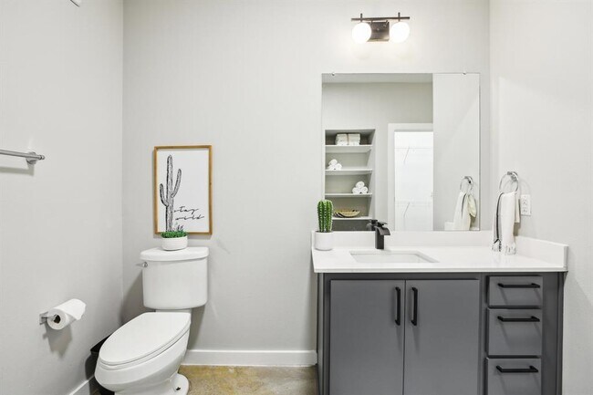 Building Photo - 2505 Thornton Rd