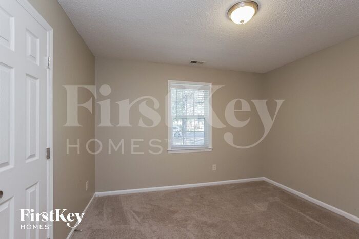 Building Photo - 3204 Faircroft Way