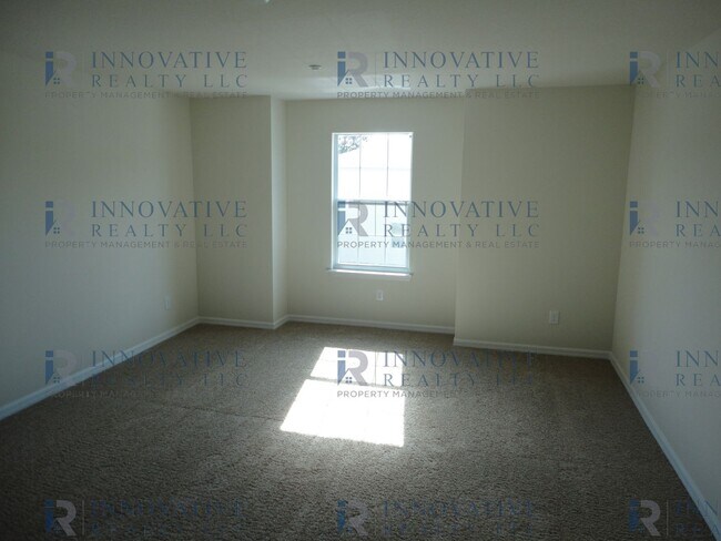 Building Photo - 3BR/2.5BA Town Home in Aloma Trails Commun...