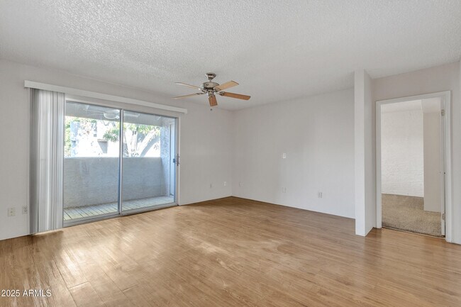Building Photo - 4444 E Paradise Village Pkwy N