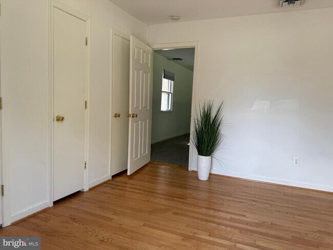 Building Photo - 5865 Websters Way