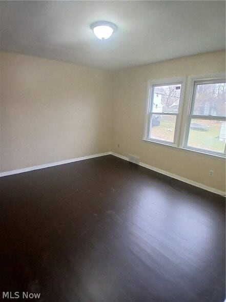 Building Photo - 21 Zents Ave