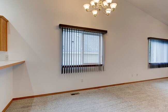 Building Photo - 2 Bd 2 Bath Home in 55+ Community