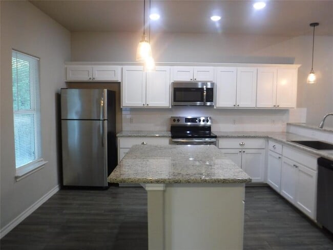 Building Photo - 1633 Cree Trail