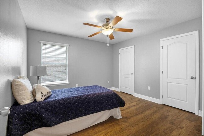 Building Photo - 4415 Mirada Way
