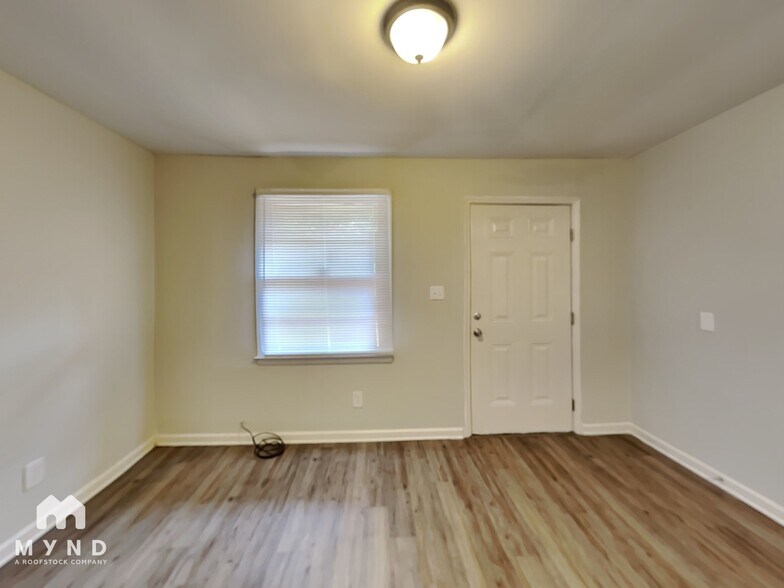 Building Photo - 10616 Thrasher Rd