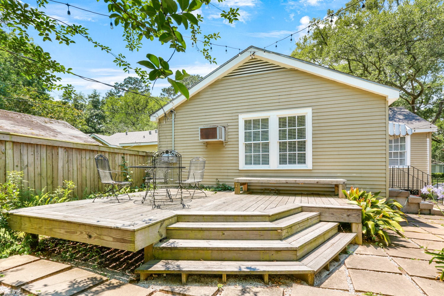Building Photo - 1615 Marshall Dr