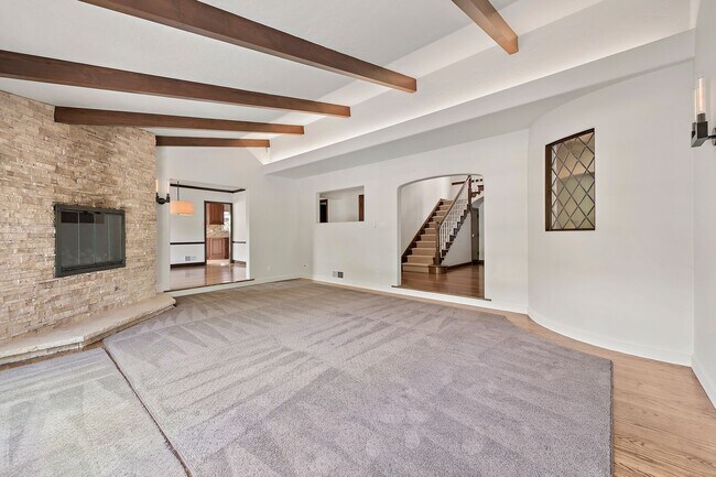 Building Photo - Exquisite English Tudor Estate on Private ...