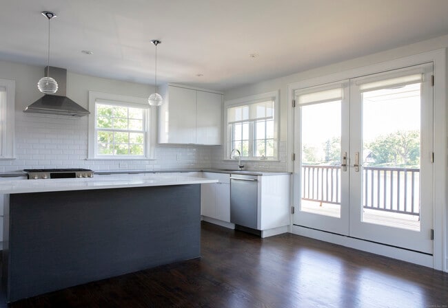 Building Photo - 40 Strickland Rd