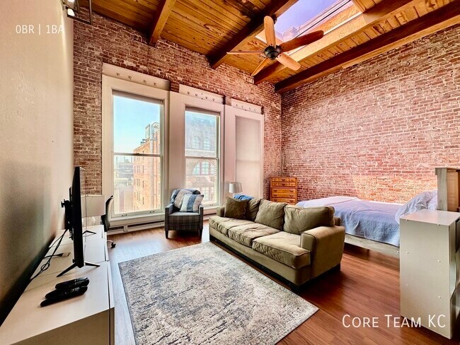 Primary Photo - 308 W 8th St