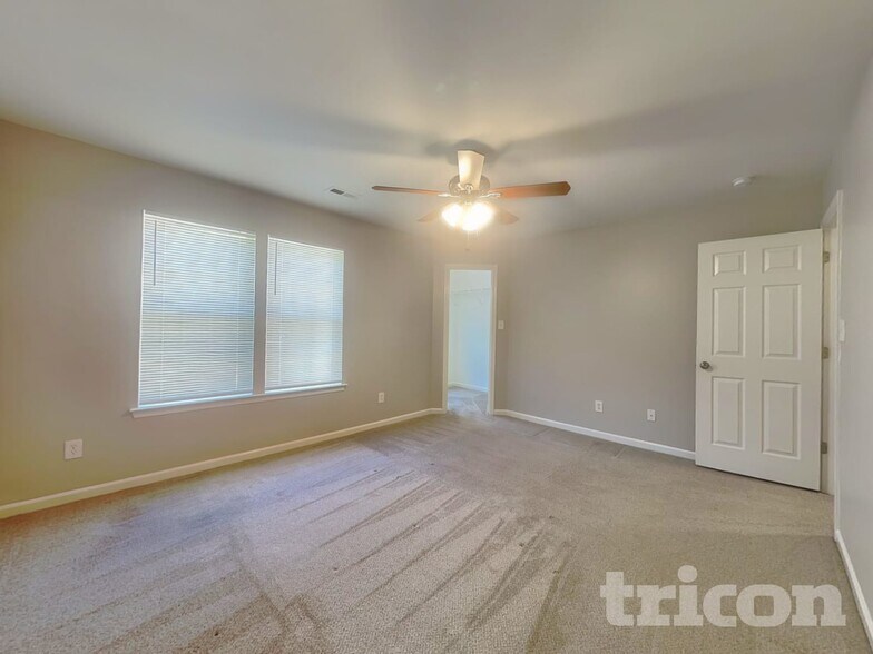 Building Photo - 9835 Veronica Dr