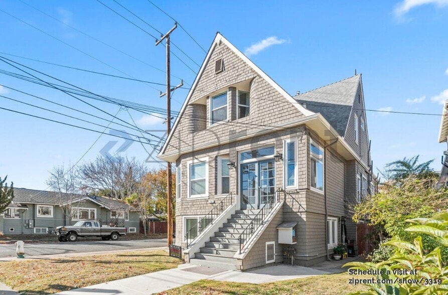 Primary Photo - 1701 Broadway