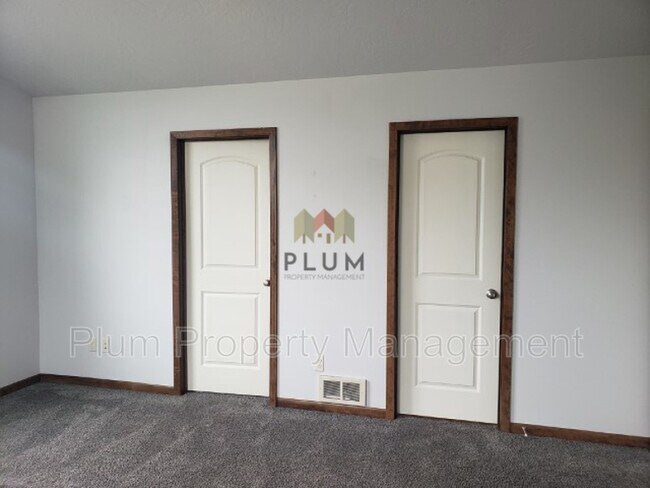 Building Photo - 2130 Mount Ave