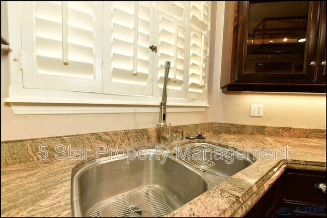 Building Photo - 6598 Eagle Ridge Dr