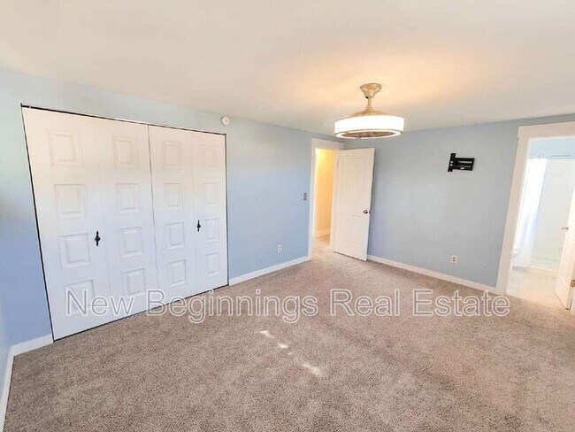 Building Photo - 5330 Silver Spur Ave