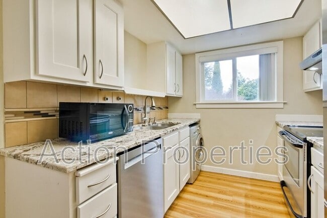 Building Photo - 453 N Rengstorff Ave