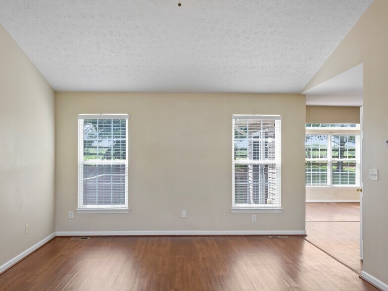 Building Photo - 443 Indian Lake Dr