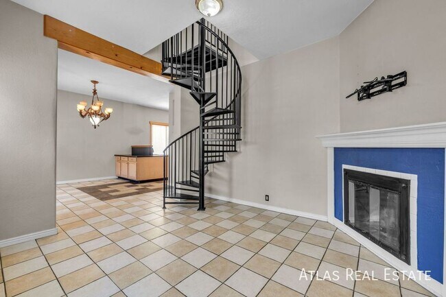 Building Photo - 853 Emeril Ave