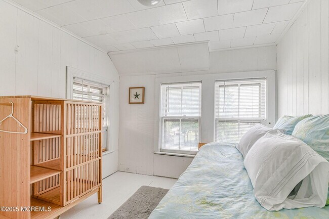 Building Photo - 13 Pilgrim Pathway