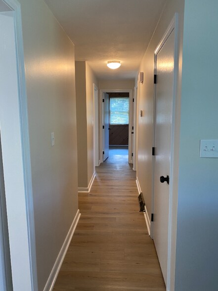 Building Photo - 20 Dundee Dr