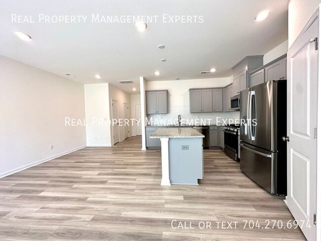 Building Photo - 2789 Yeager Dr NW