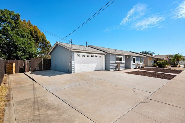 Building Photo - Beautiful 3BD 2BA House Sitting on Over 1/...