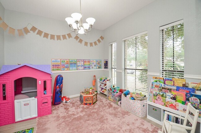 Building Photo - 4614 Rainbow Run