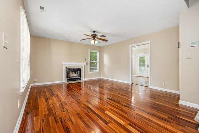 Building Photo - 1583 Winnabow Dr