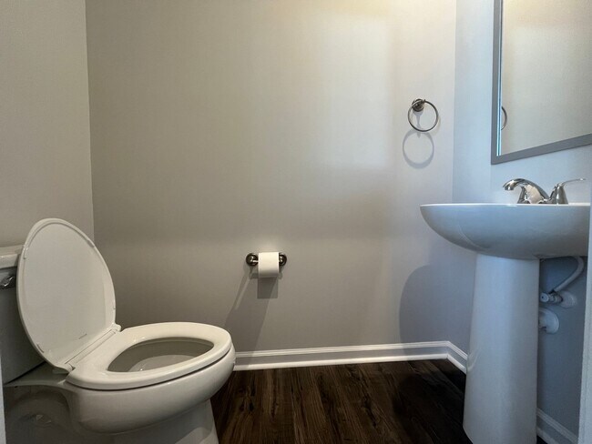 Building Photo - New 4/3 Townhome Available Now