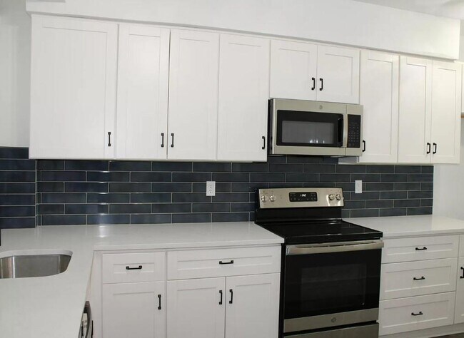 Building Photo - 5634 Willis Ave