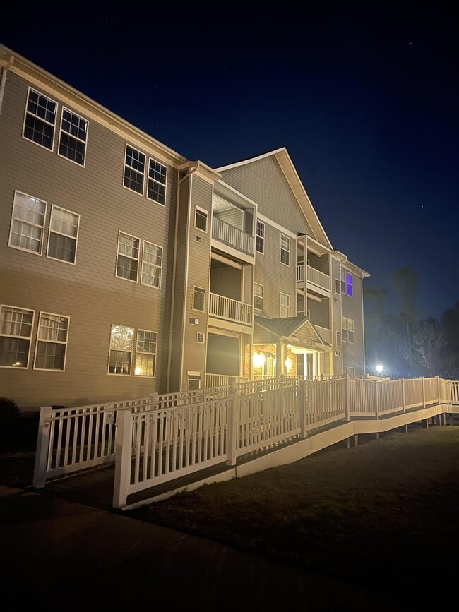 Building Photo - 45512 Westmeath Way