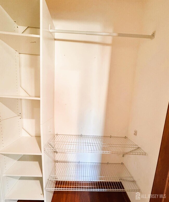 Building Photo - 160 Thoreau Dr