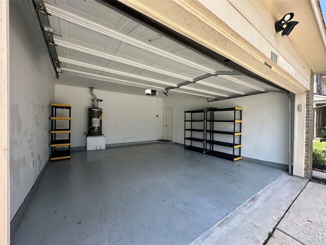 Building Photo - 11111 Kingsnorth Dr