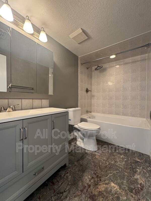 Building Photo - 1920 E Edgewood Dr