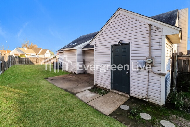 Building Photo - 4776 Stoney Hill Dr