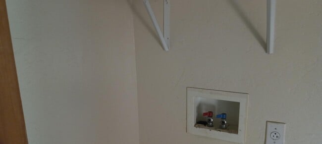 Building Photo - 15-1433-1433 25th Ave