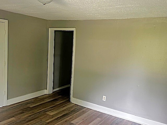 Building Photo - 3006 Gurnee Ave