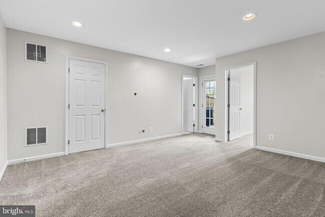 Building Photo - 6385 Levtov Landing