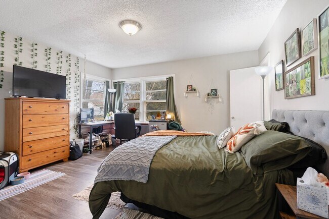 Building Photo - 603 W 18th St