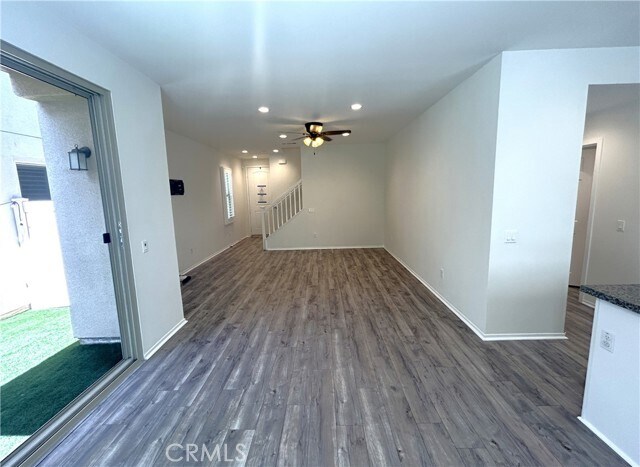 Building Photo - 253 S Vermont Ave